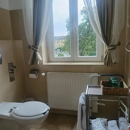 Stella Maris Nocleg ze śniadaniem 4*